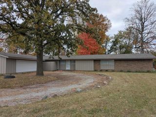 217 W WASHINGTON CENTER Road, Fort Wayne, IN 46825