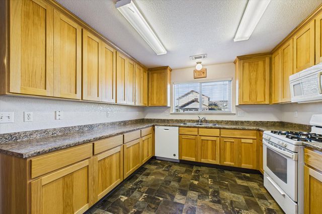 1695-1697 Oakdale Drive Drive, Mckinleyville, CA 95519