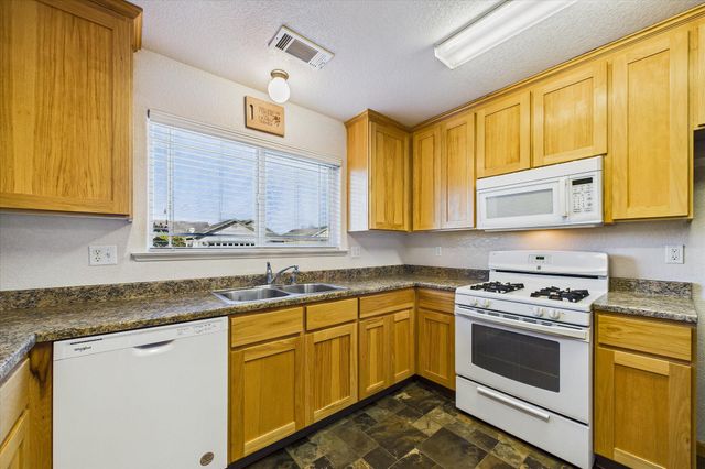 1695-1697 Oakdale Drive Drive, Mckinleyville, CA 95519