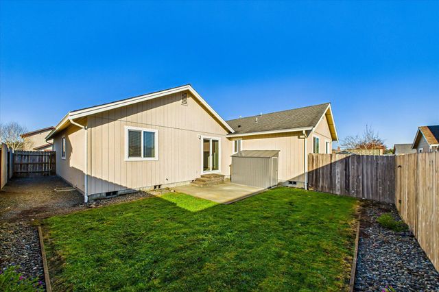 1695-1697 Oakdale Drive Drive, Mckinleyville, CA 95519