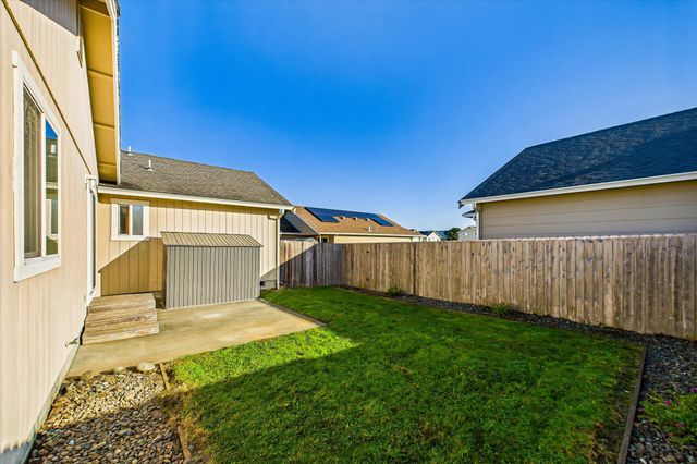 1695-1697 Oakdale Drive Drive, Mckinleyville, CA 95519