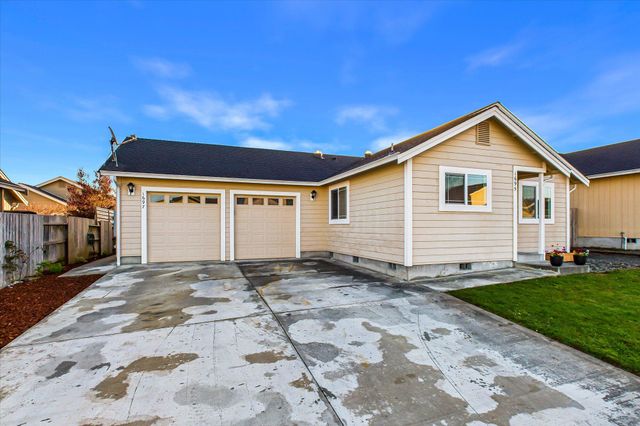 1695-1697 Oakdale Drive Drive, Mckinleyville, CA 95519