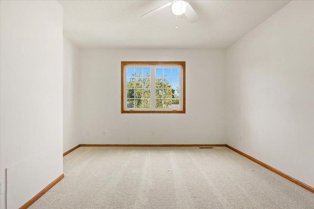 8549 Woodland Curve, Saint Bonifacius, MN 55375