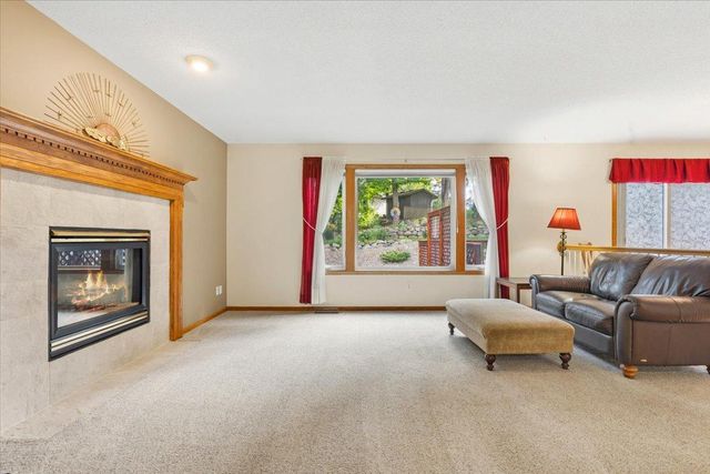 8549 Woodland Curve, Saint Bonifacius, MN 55375