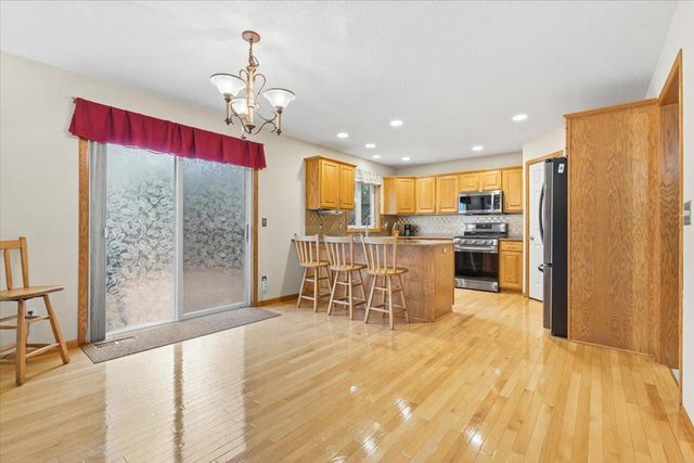 8549 Woodland Curve, Saint Bonifacius, MN 55375