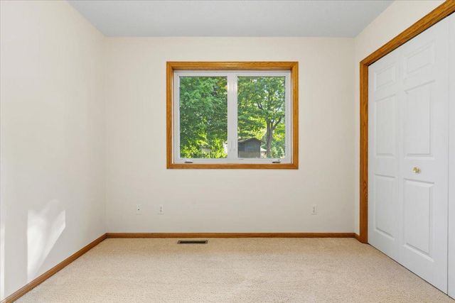 8549 Woodland Curve, Saint Bonifacius, MN 55375