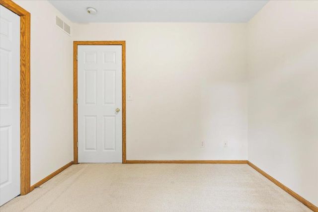 8549 Woodland Curve, Saint Bonifacius, MN 55375