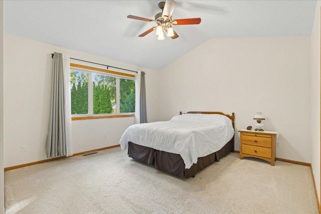 8549 Woodland Curve, Saint Bonifacius, MN 55375