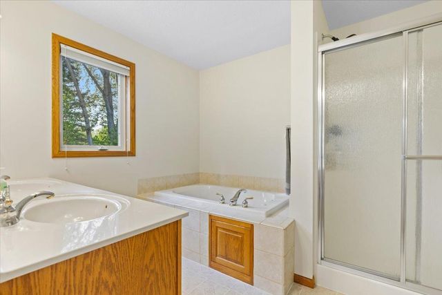 8549 Woodland Curve, Saint Bonifacius, MN 55375