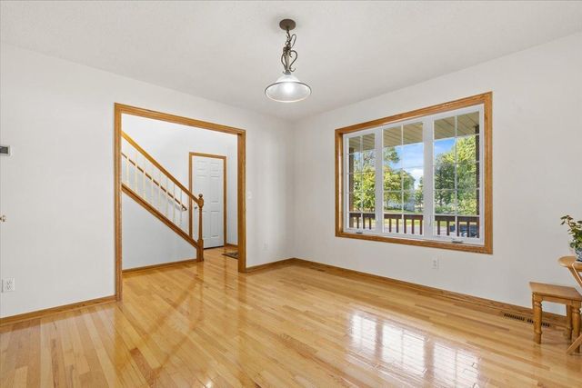 8549 Woodland Curve, Saint Bonifacius, MN 55375