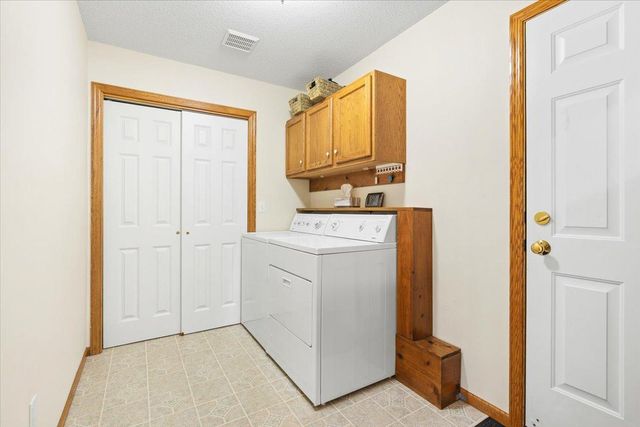 8549 Woodland Curve, Saint Bonifacius, MN 55375