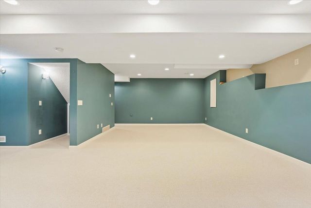 8549 Woodland Curve, Saint Bonifacius, MN 55375