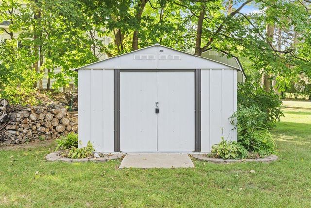 8549 Woodland Curve, Saint Bonifacius, MN 55375