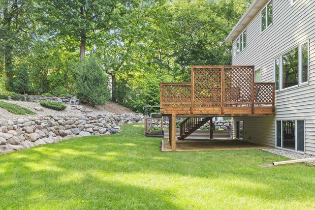 8549 Woodland Curve, Saint Bonifacius, MN 55375