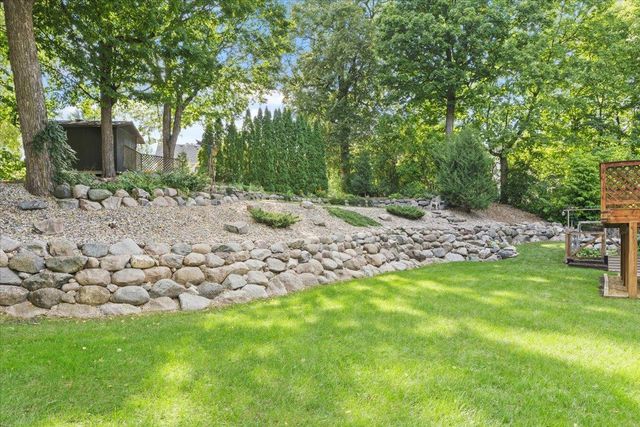 8549 Woodland Curve, Saint Bonifacius, MN 55375