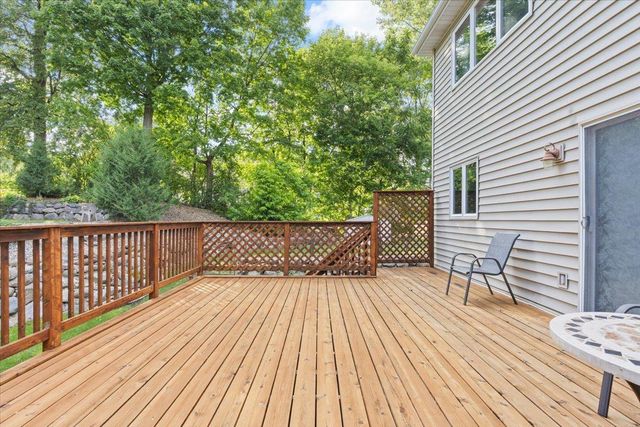 8549 Woodland Curve, Saint Bonifacius, MN 55375
