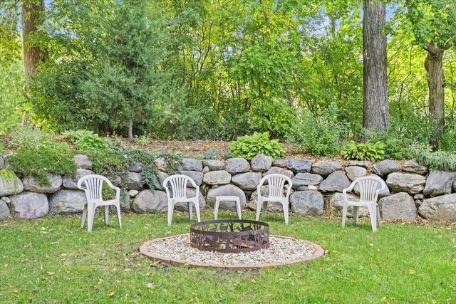 8549 Woodland Curve, Saint Bonifacius, MN 55375