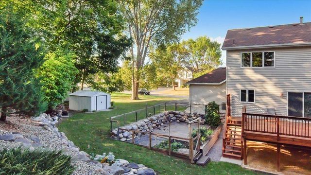8549 Woodland Curve, Saint Bonifacius, MN 55375