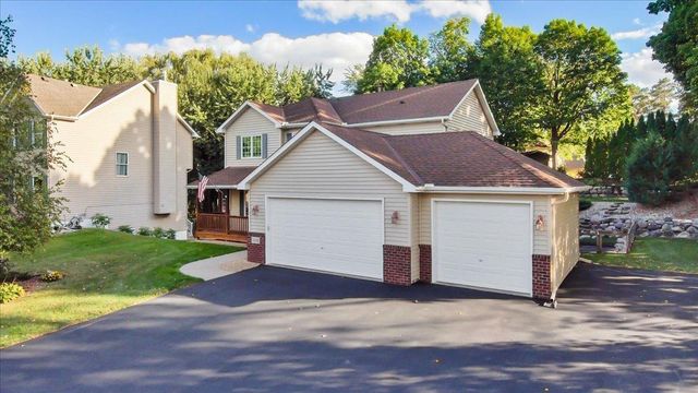 8549 Woodland Curve, Saint Bonifacius, MN 55375