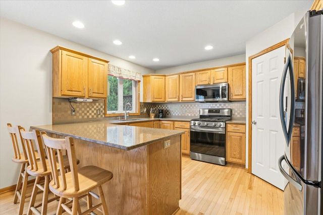 8549 Woodland Curve, Saint Bonifacius, MN 55375