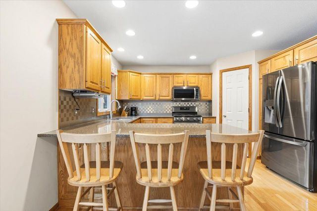 8549 Woodland Curve, Saint Bonifacius, MN 55375