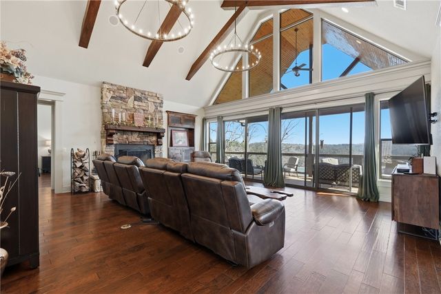 663 County Road 153, Eureka Springs, AR 72632