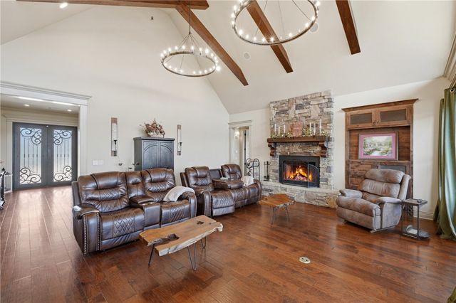 663 County Road 153, Eureka Springs, AR 72632