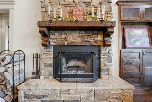 663 County Road 153, Eureka Springs, AR 72632