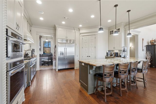 663 County Road 153, Eureka Springs, AR 72632