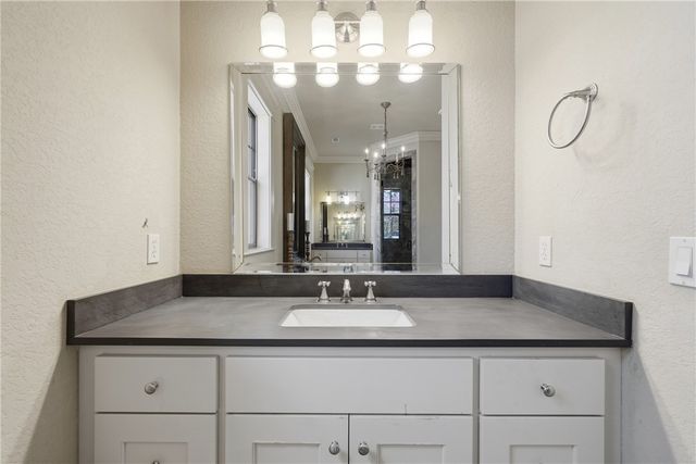 663 County Road 153, Eureka Springs, AR 72632