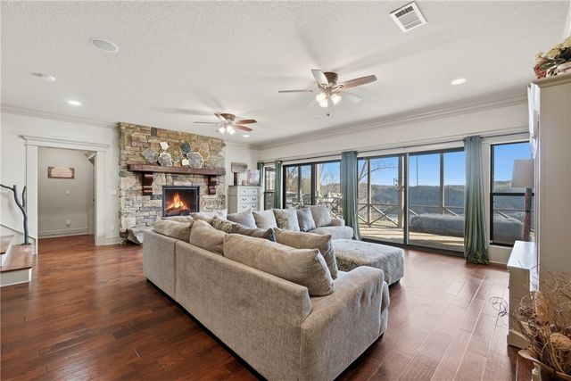 663 County Road 153, Eureka Springs, AR 72632