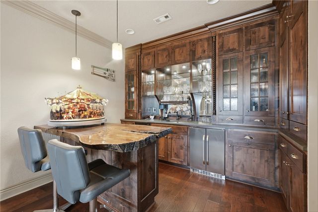 663 County Road 153, Eureka Springs, AR 72632