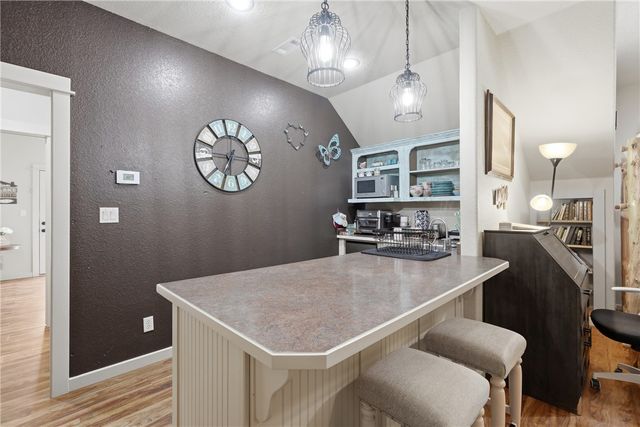 663 County Road 153, Eureka Springs, AR 72632