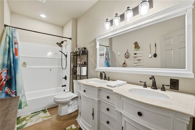 663 County Road 153, Eureka Springs, AR 72632