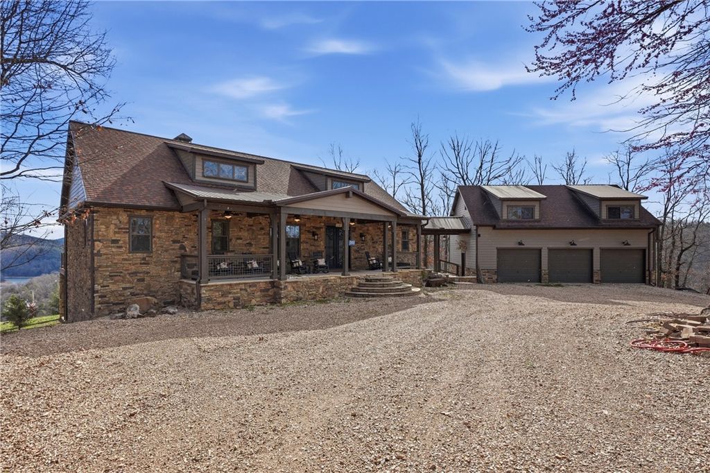 663 County Road 153, Eureka Springs, AR 72632