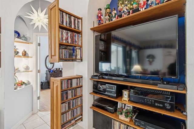 928 OAKVIEW ROAD, Tarpon Springs, FL 34689