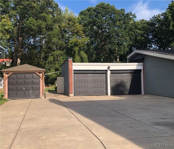 5079 Forest Road, Lewiston, NY 14092