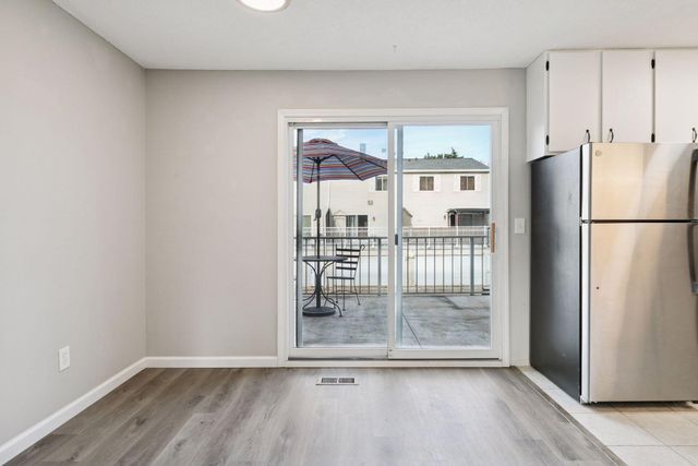 1479 Goodwin Avenue N, Oakdale, MN 55128