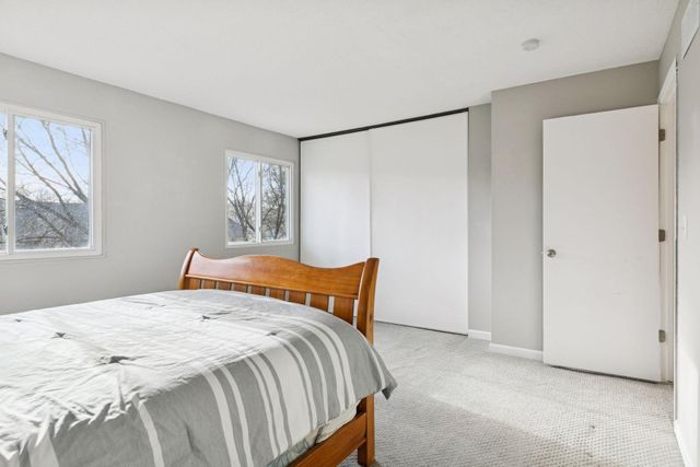 1479 Goodwin Avenue N, Oakdale, MN 55128