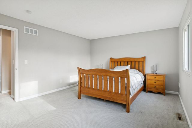 1479 Goodwin Avenue N, Oakdale, MN 55128