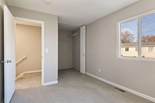 1479 Goodwin Avenue N, Oakdale, MN 55128