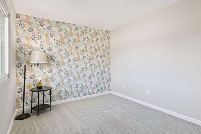 1479 Goodwin Avenue N, Oakdale, MN 55128