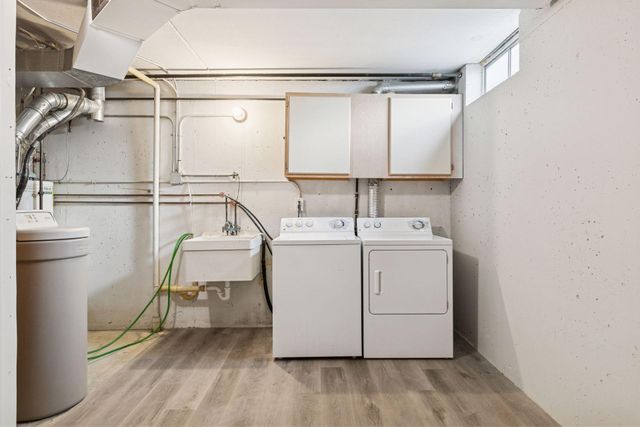 1479 Goodwin Avenue N, Oakdale, MN 55128