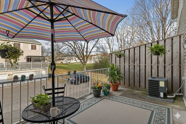 1479 Goodwin Avenue N, Oakdale, MN 55128