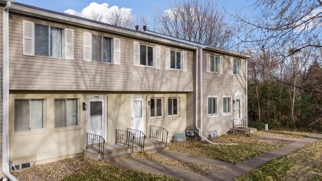 1479 Goodwin Avenue N, Oakdale, MN 55128