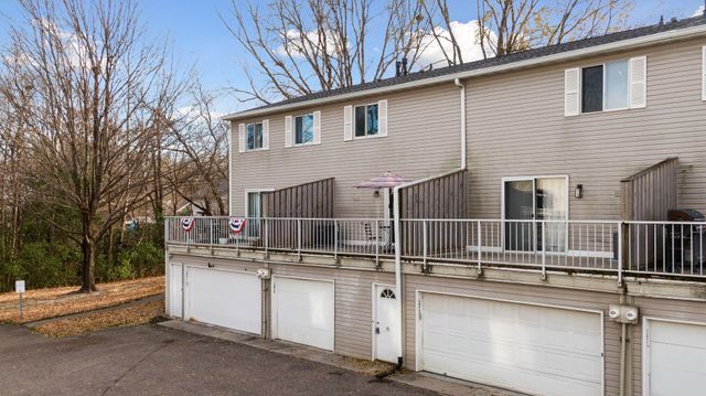 1479 Goodwin Avenue N, Oakdale, MN 55128