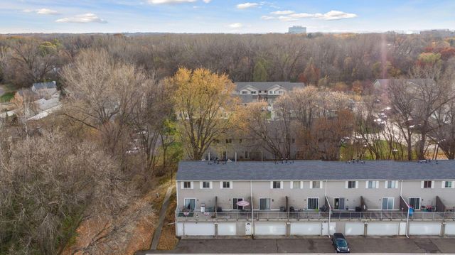 1479 Goodwin Avenue N, Oakdale, MN 55128