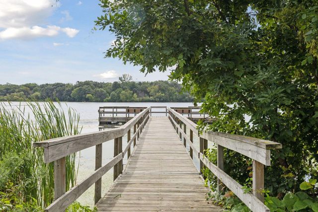 1479 Goodwin Avenue N, Oakdale, MN 55128