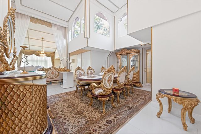 24 Windermere Lane, Houston, TX 77063