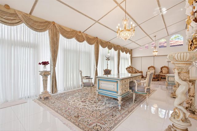 24 Windermere Lane, Houston, TX 77063